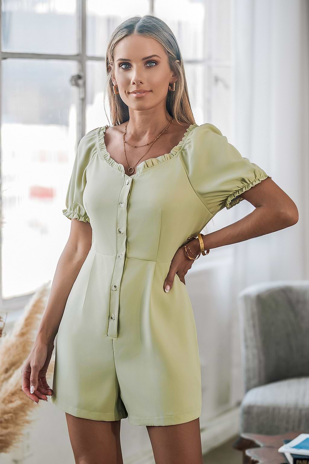 Combishort à manches courtes avec volants et boutons