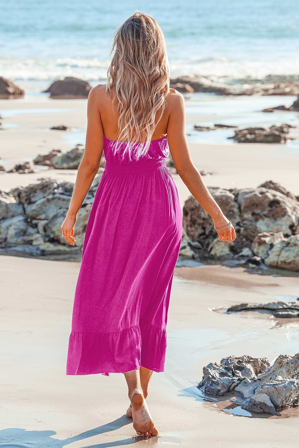 Vestido tubo largo con cintura fruncida y microvolantes rosa