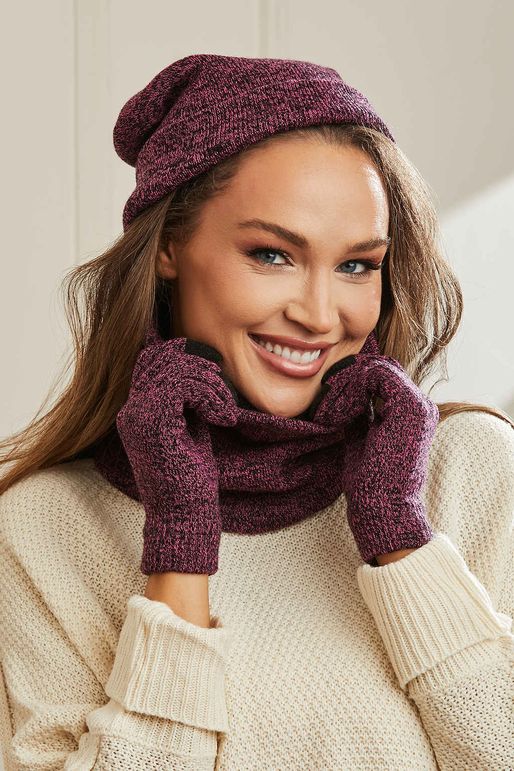Red Minimalist Scarf Hat Glove Set