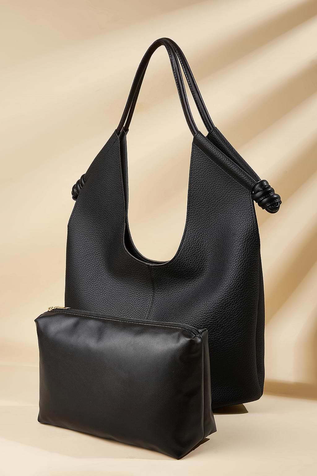 Bolso Redondo Con Asas Negro