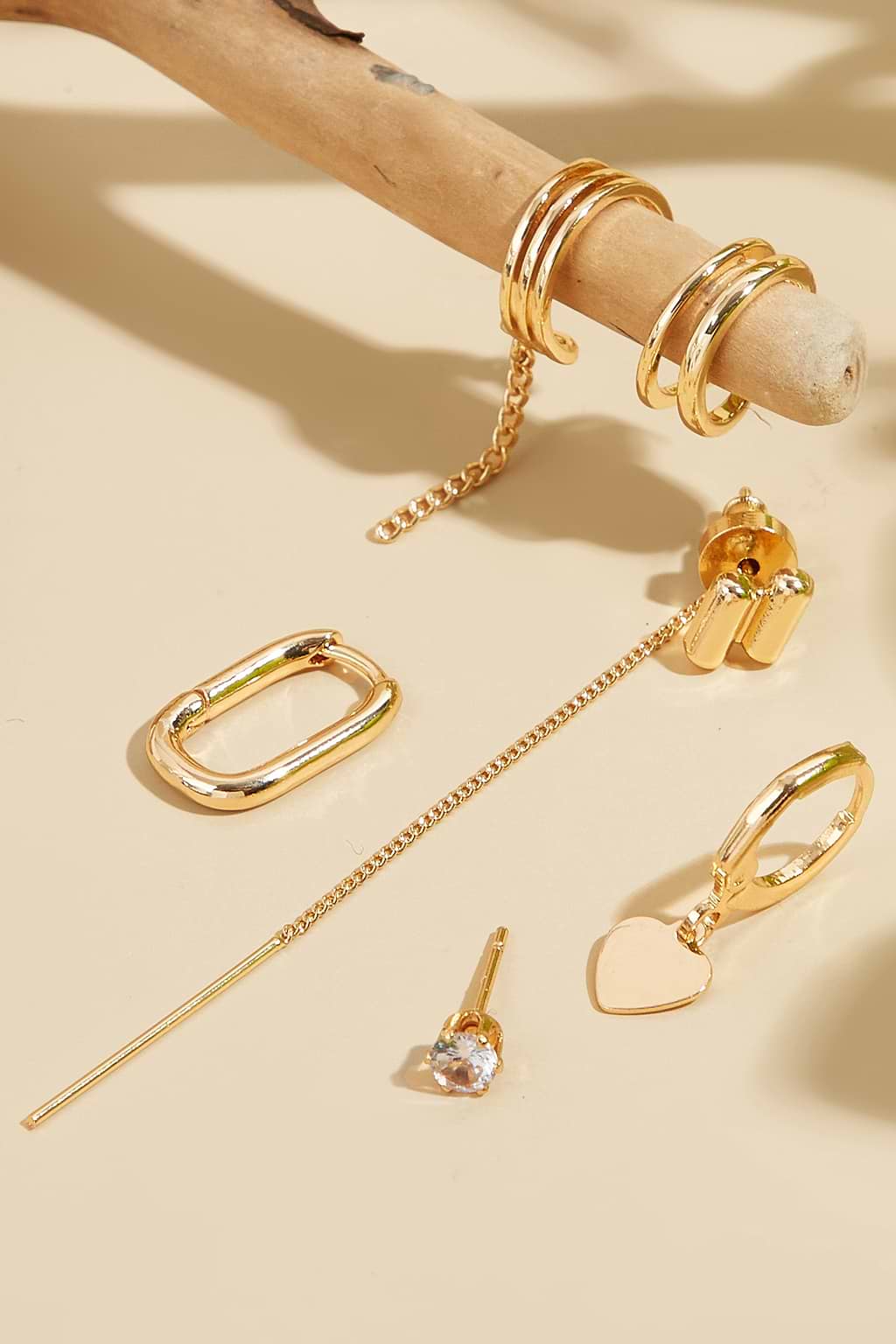 Goldfarbenes Ohrring-Set