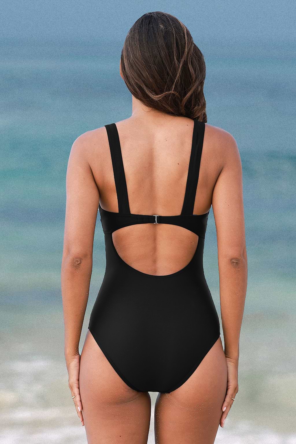 Maillot de bain une pièce standard torsadé avec trou de serrure