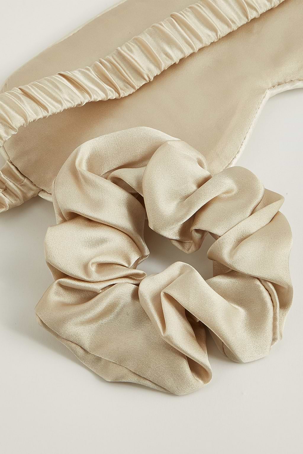 Mask & Scrunchie Sleep Set