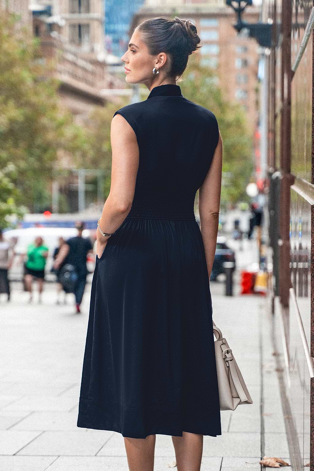 Black Sleeveless Front Zipper Midi Dress