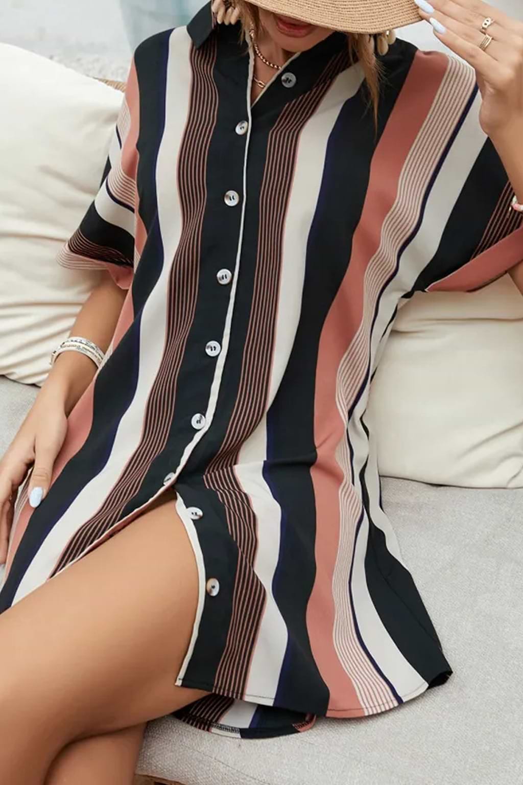 Chemise avec manches courtes et boutons à rayures