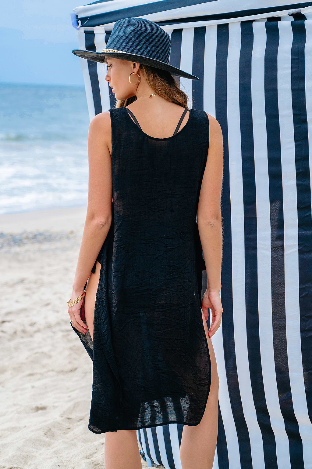 Minivestido encubrimiento sin mangas con cuello redondo negro