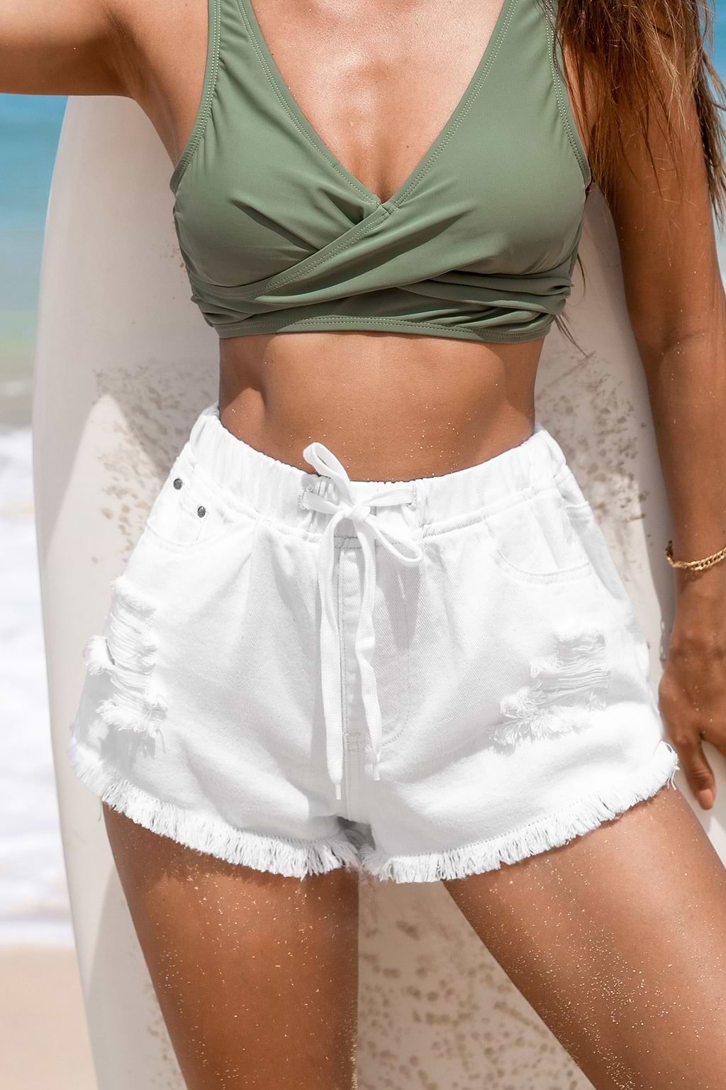 Reine Baumwolle Weiße Distressed Shorts mit elastischem Bund