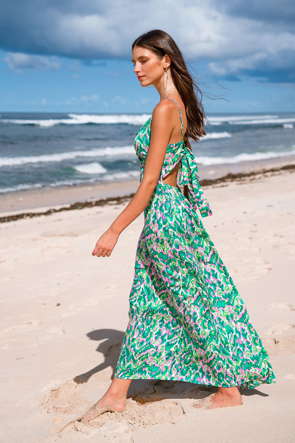 Vestido camisola retorcido con estampado abstracto