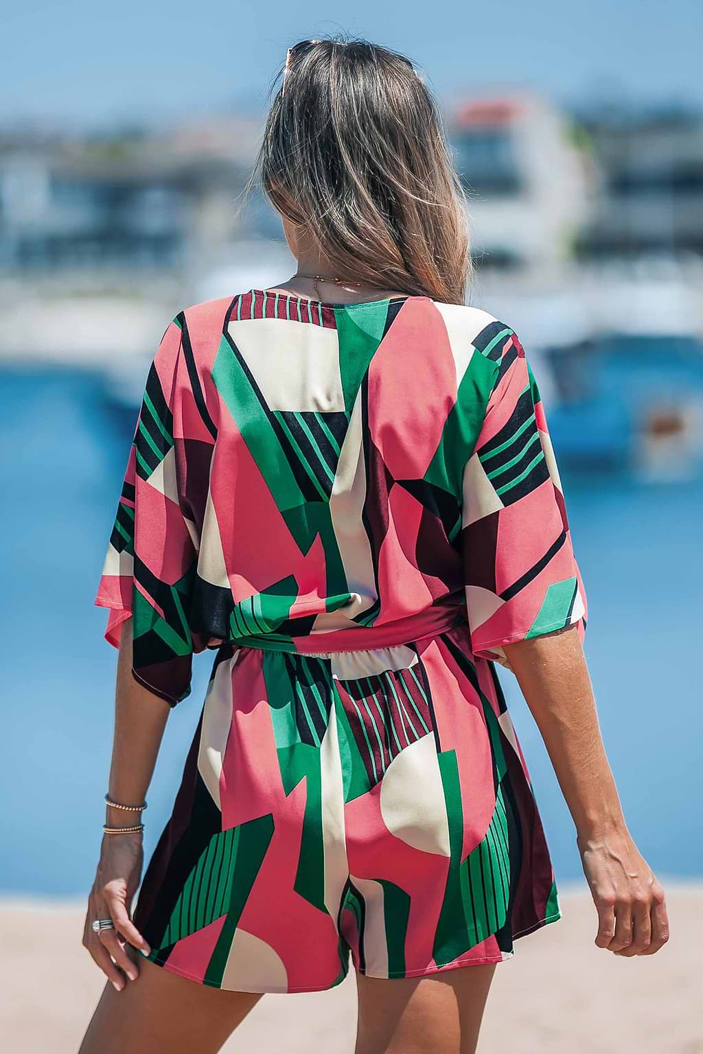 Combishort à ceinture et imprimé géométrique