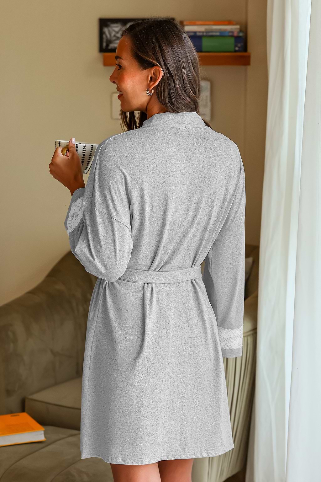 Robe de chambre ouverte en dentelle contrastée grise