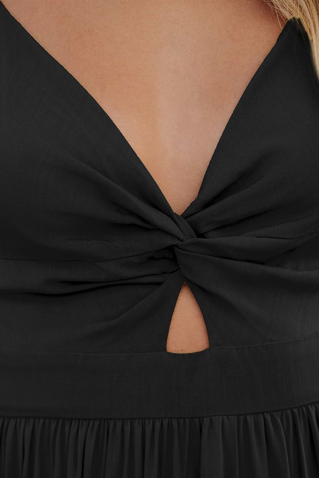 Black Front Twist & Keyhole Maxi Dress