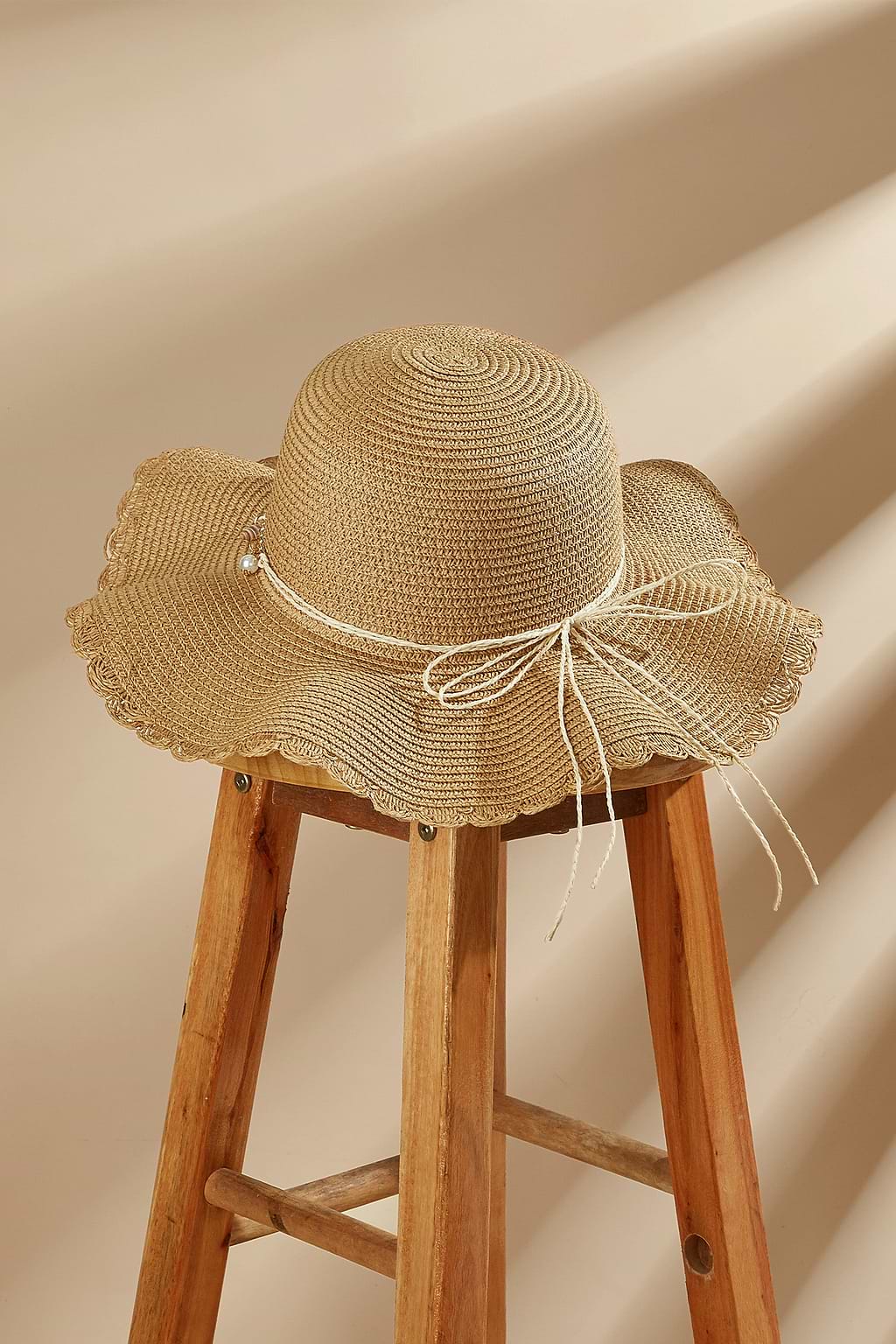 Scalloped Wide Brim Straw Hat