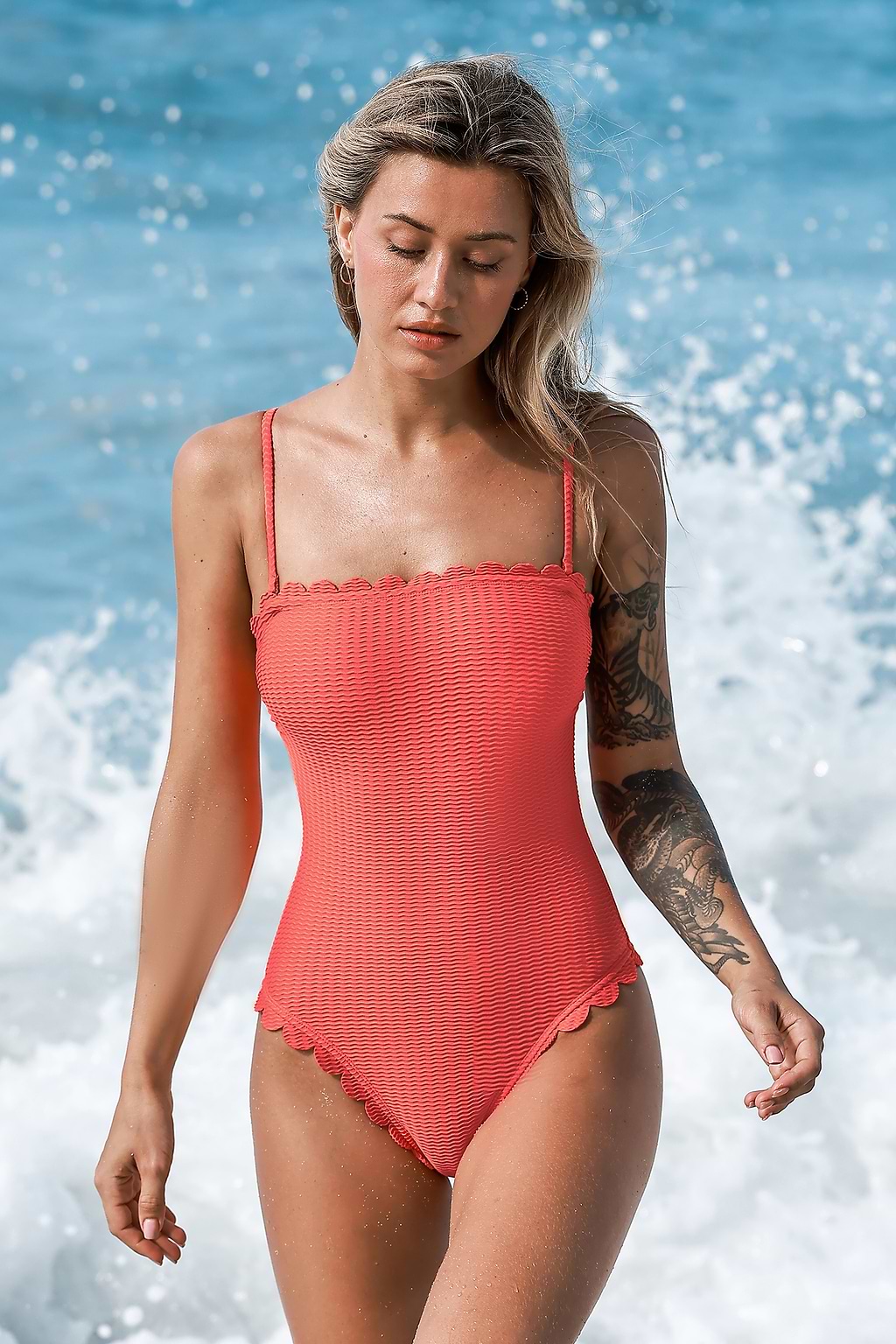 Maillot de bain une pièce convertible à col carré festonné corail