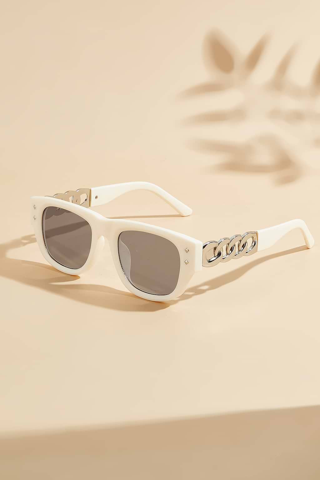 Structured Chainlink Arm Sunglasses