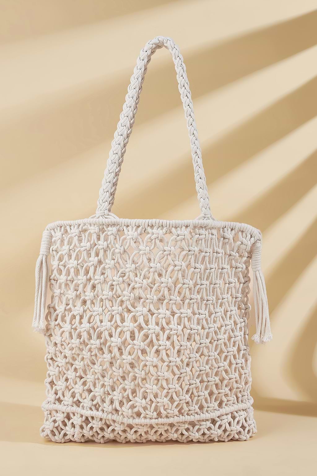 Monedero con asa superior de ganchillo