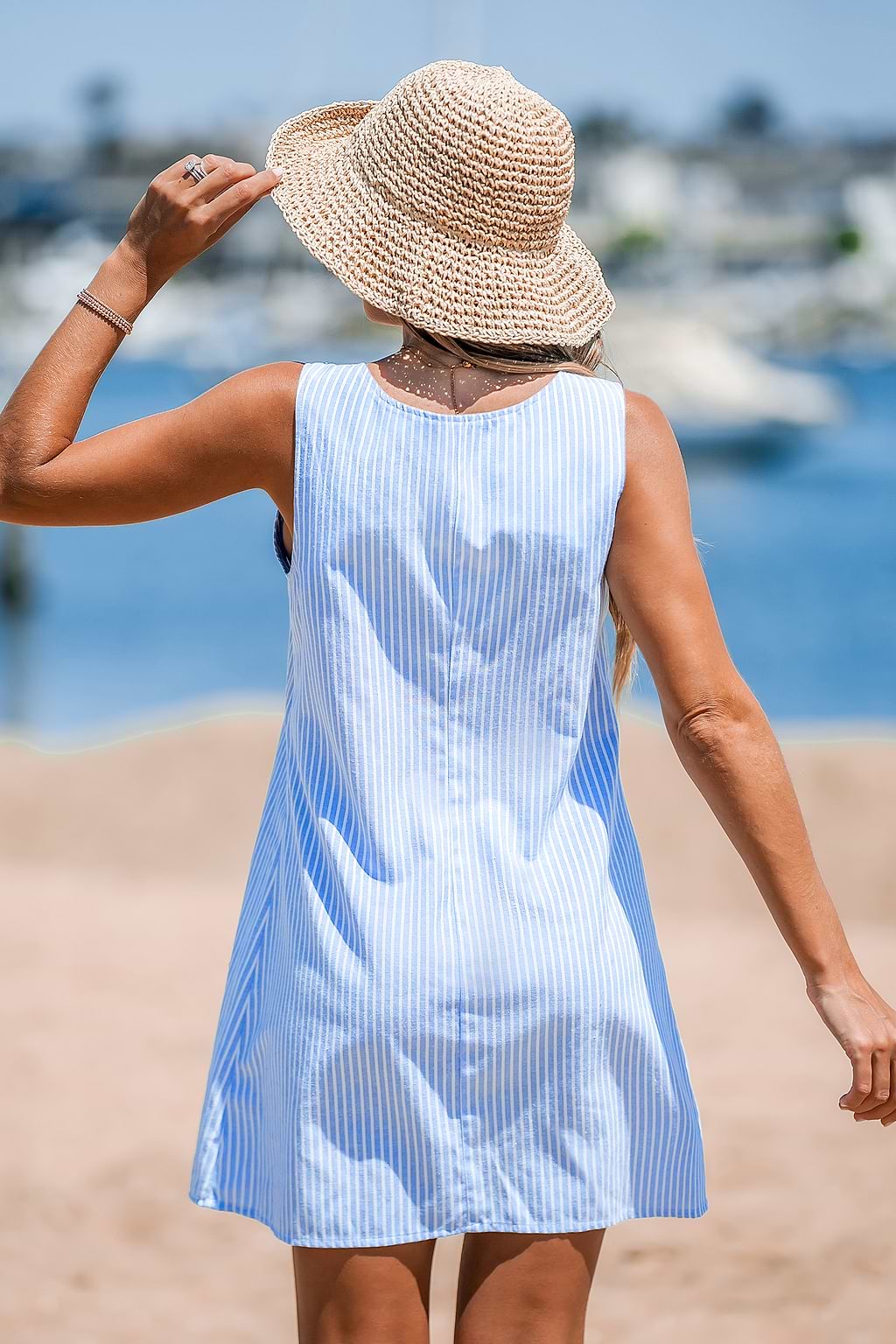 Gestreiftes Mini-Latzkleid