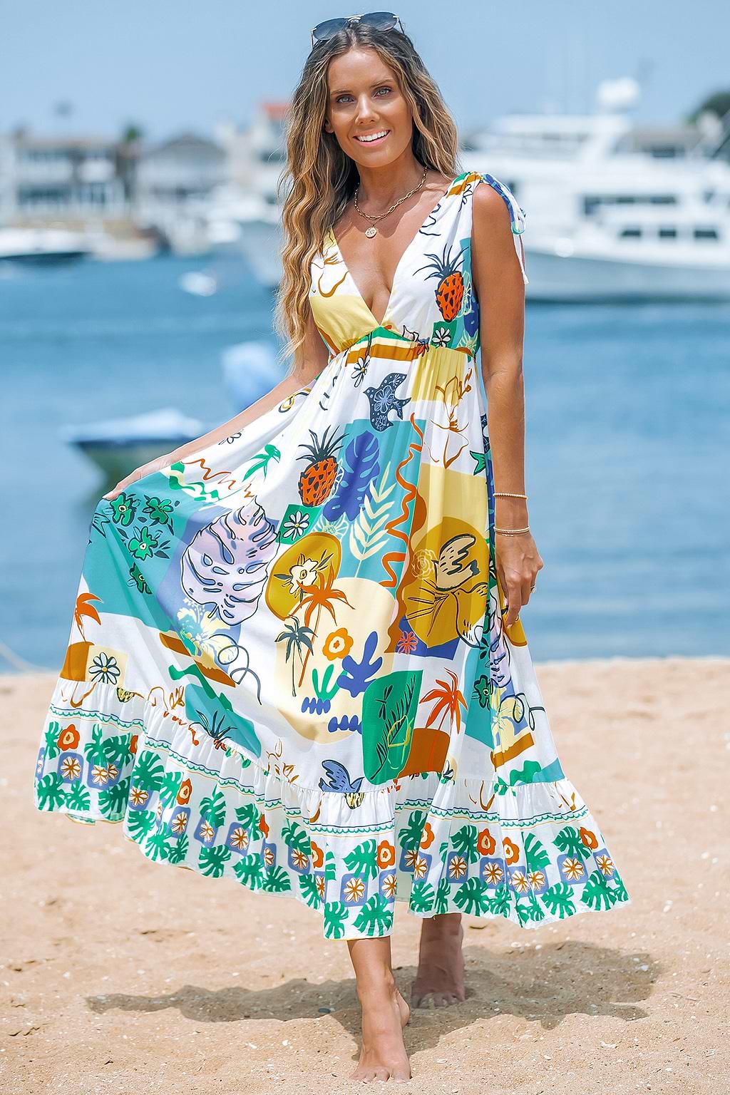 Tief ausgeschnittenes Maxikleid mit Konversationsdruck