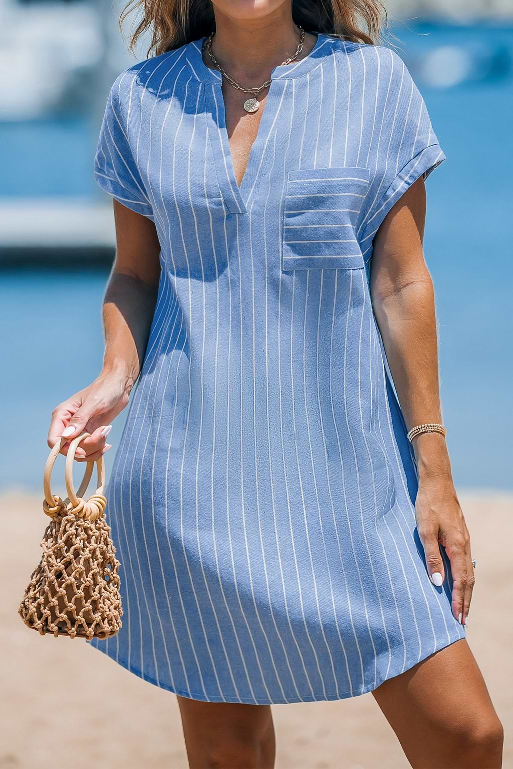 Blau gestreiftes geteiltes Minikleid mit Dolman-Ärmeln