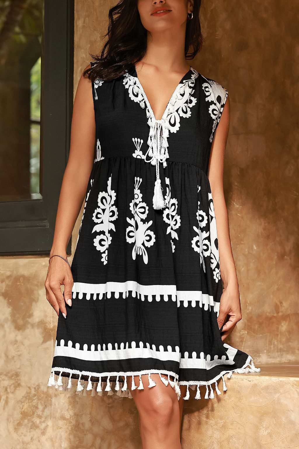 Verziertes Minikleid mit Quasten