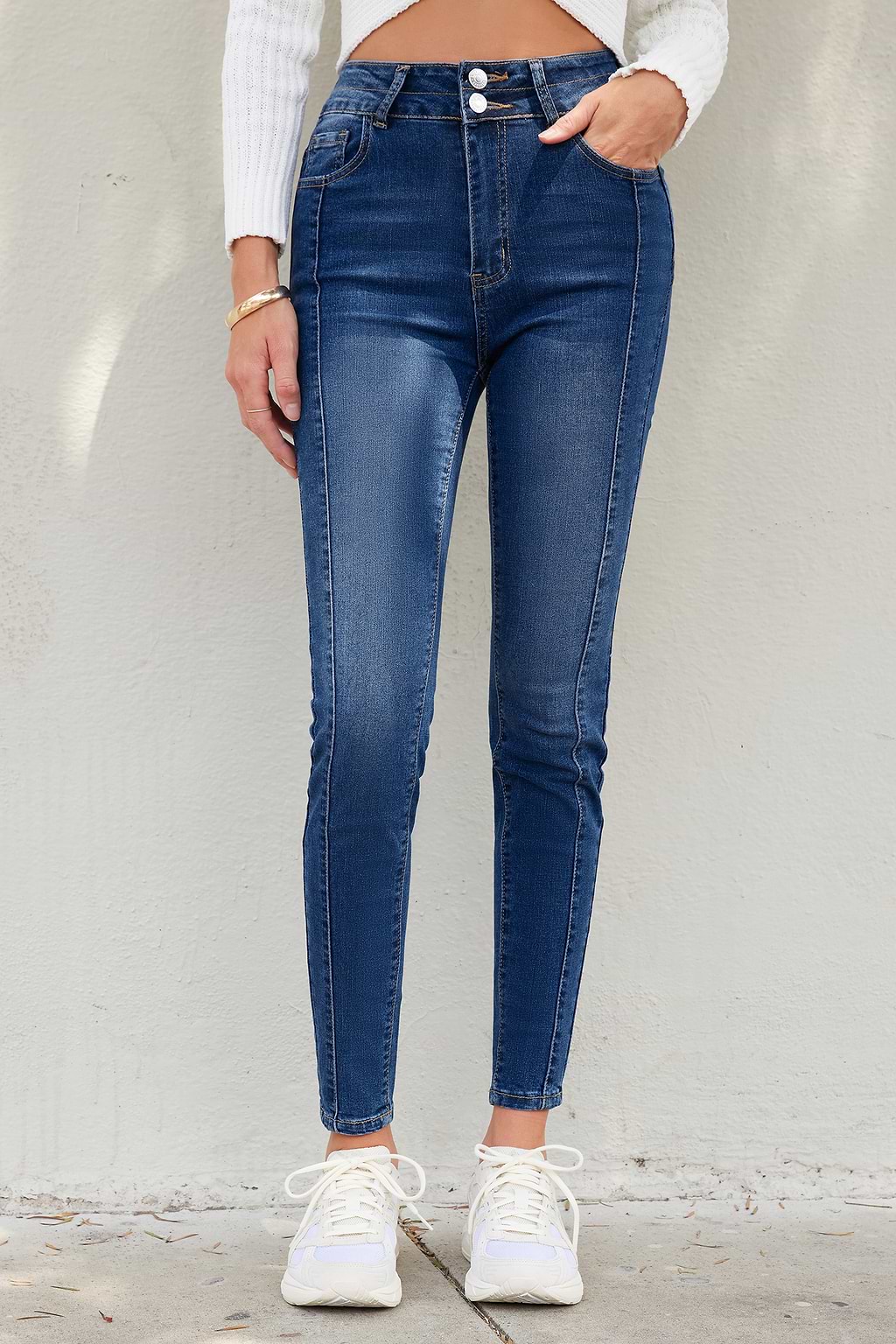 Skinny Jeans mit doppeltem Knopfverschluss