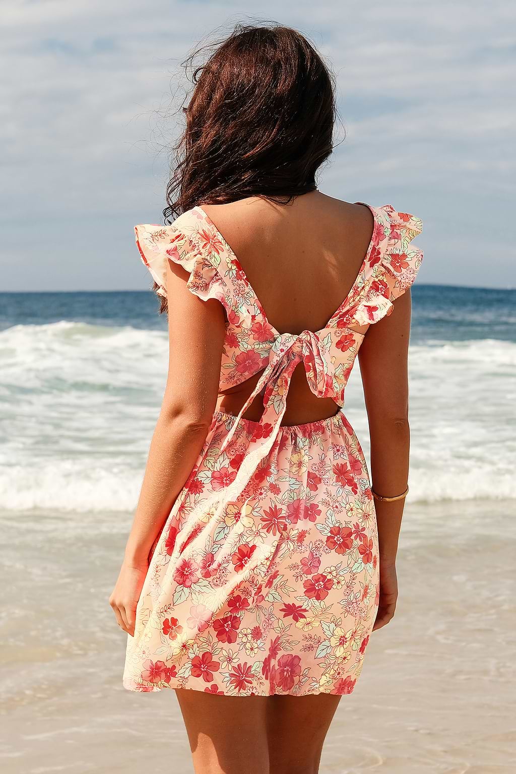 Geblümtes Minikleid mit gerafften Ärmeln