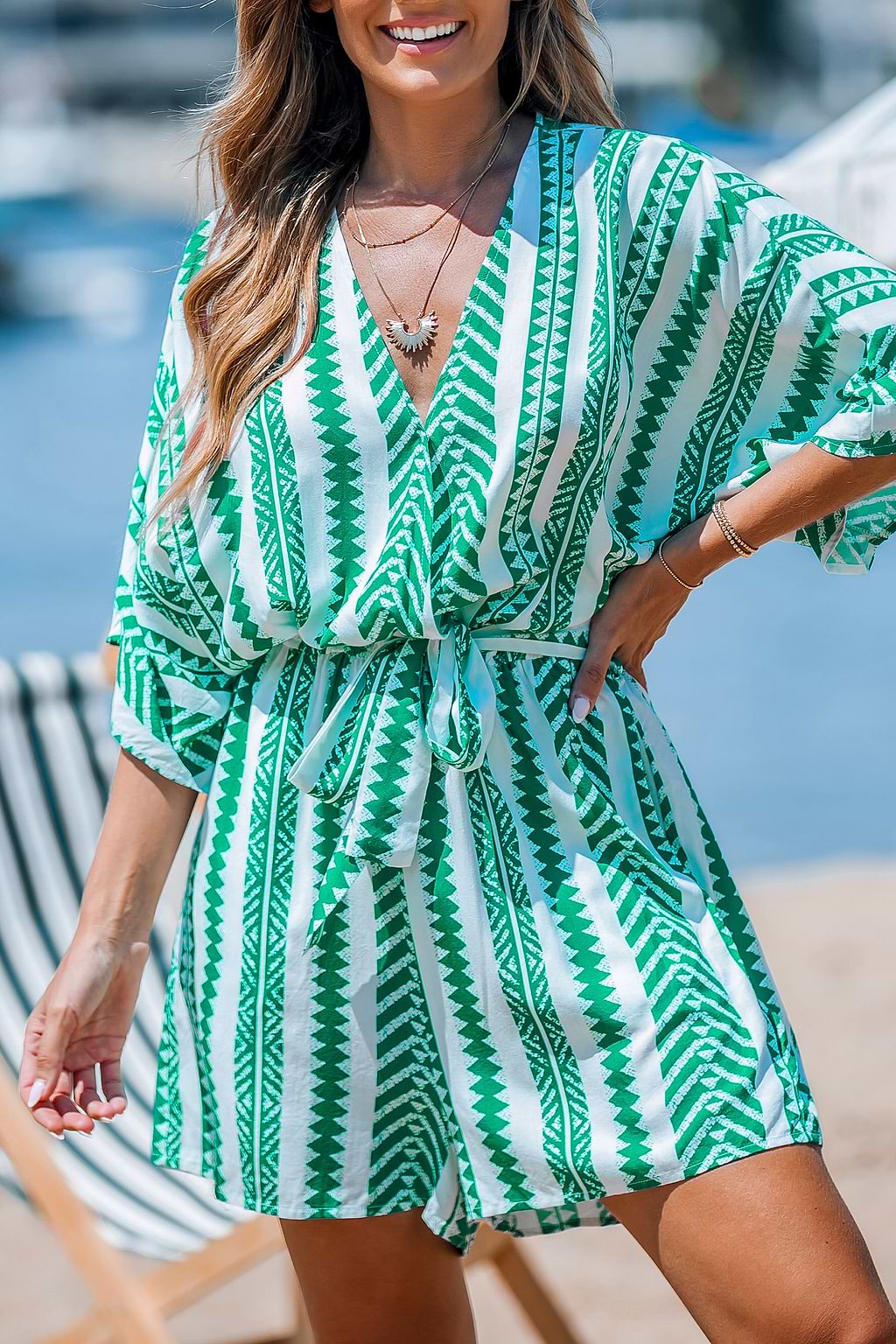 Grüner gestreifter Boho-Romper mit Dolman-Ärmeln und weitem Bein