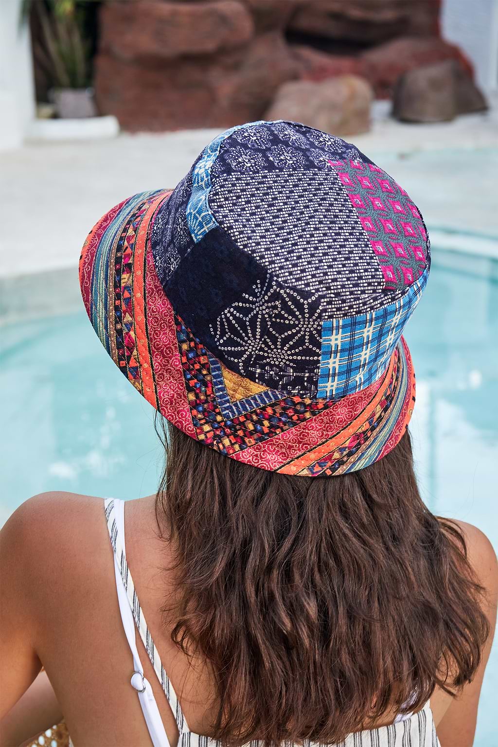 Sombrero de pescador con parches