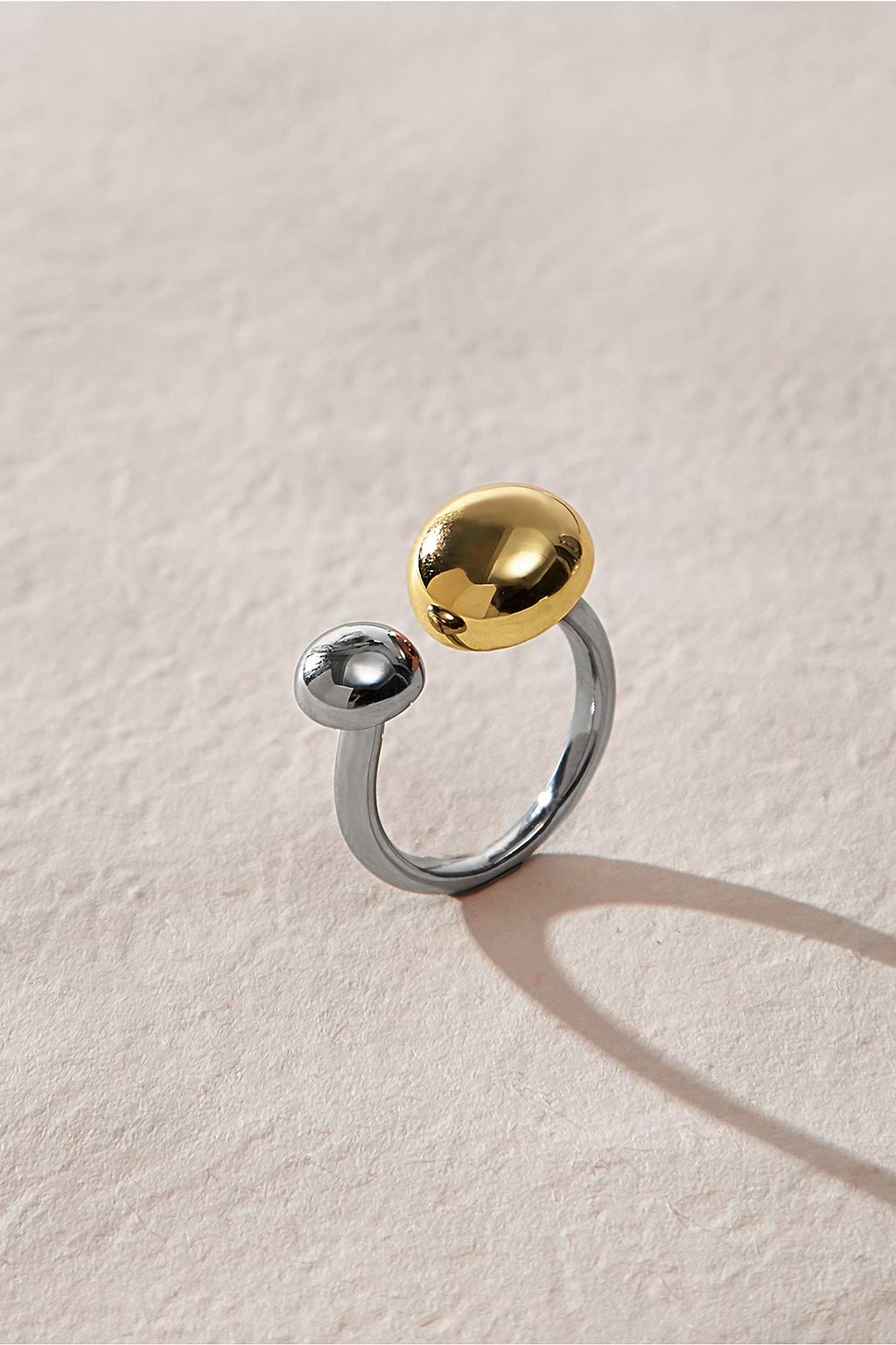 Offener Ring aus gemischtem Metall