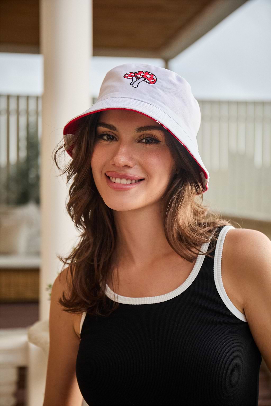 Cappello da pescatore reversibile a forma di fungo rosso e bianco