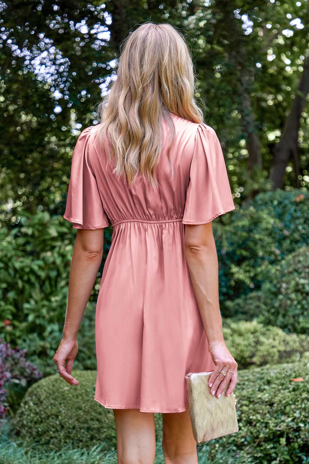 Roze mini-jurk met uitlopende mouwen