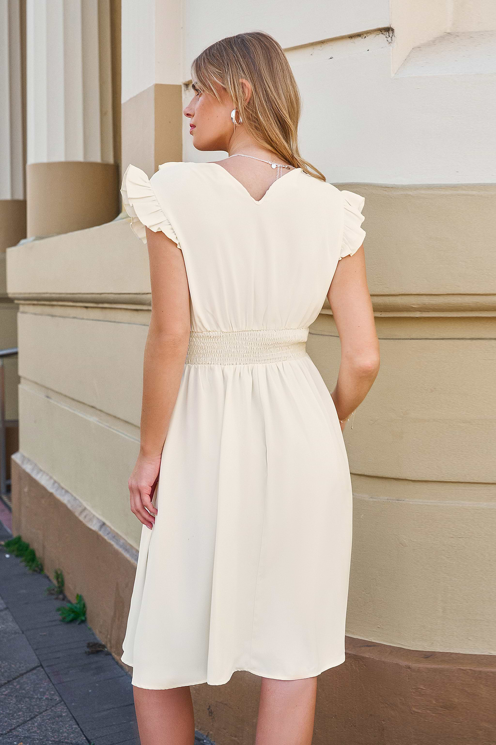 Beige Gerafftes Midikleid mit gesmokter Taille