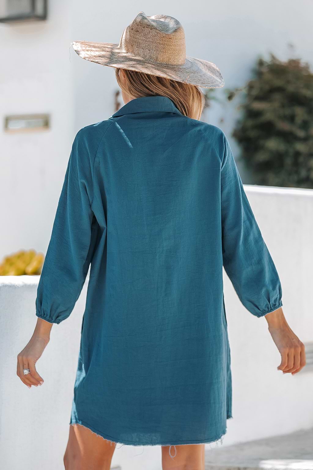 Blaues Mini-Baumwollkleid mit V-Ausschnitt und Knopfleiste