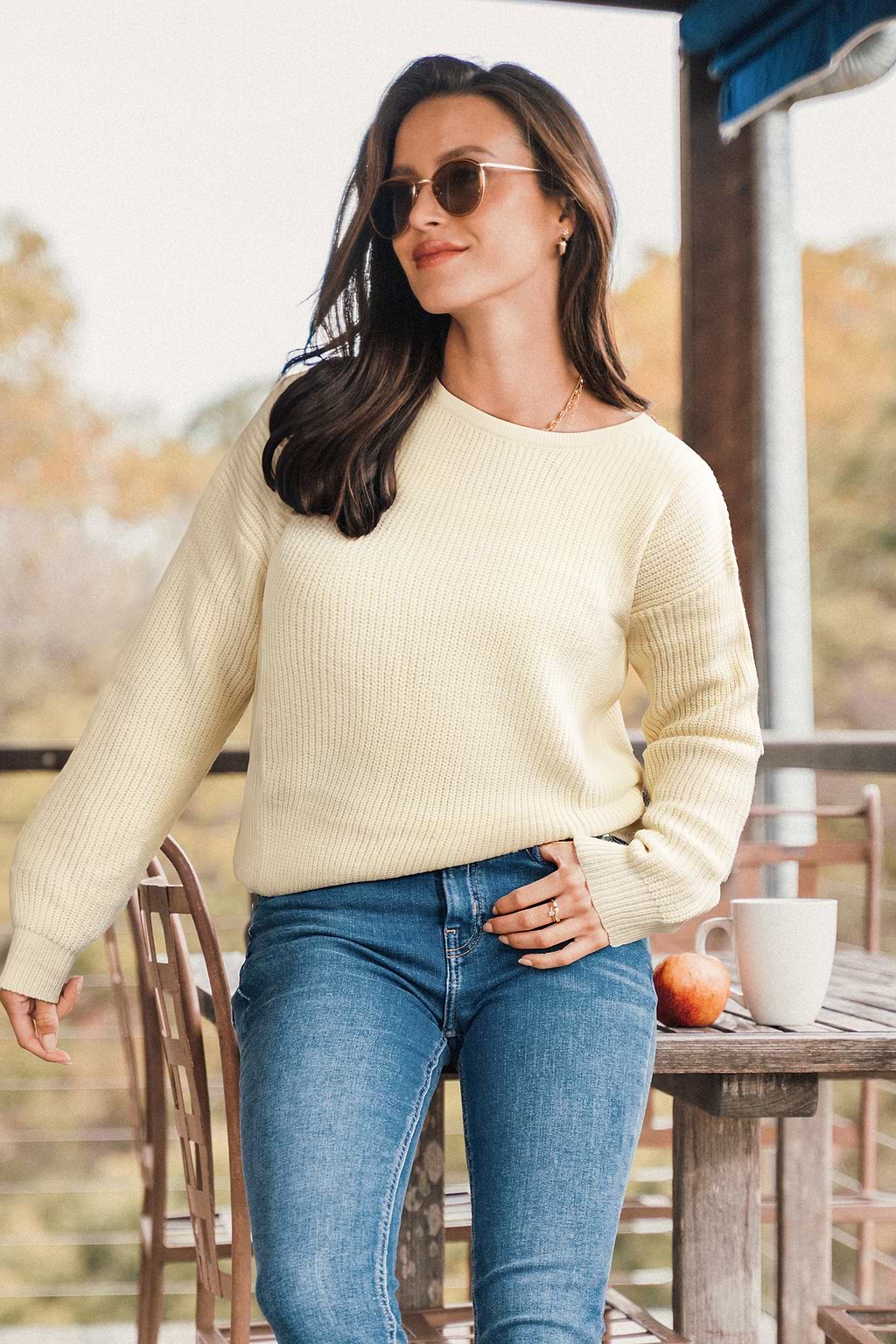 Round Neck Backless Contrast Lace Sweater