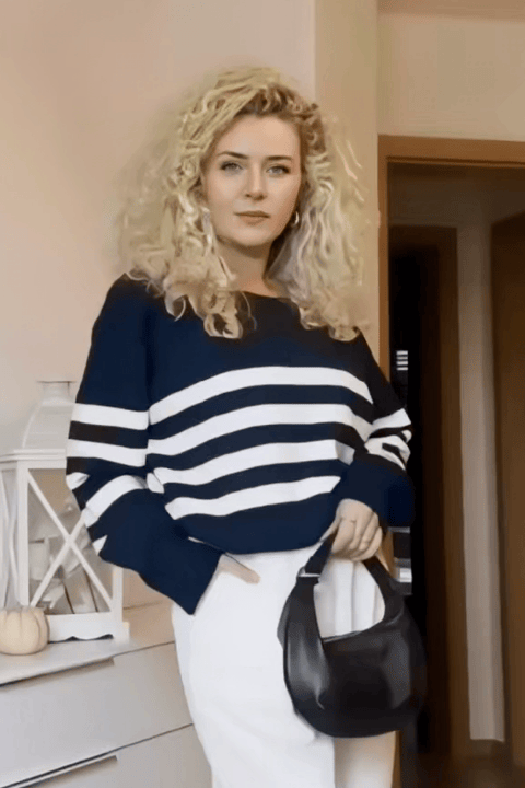 Stockinette-Langarm-Pullover mit Streifen in Marineblau und Weiß