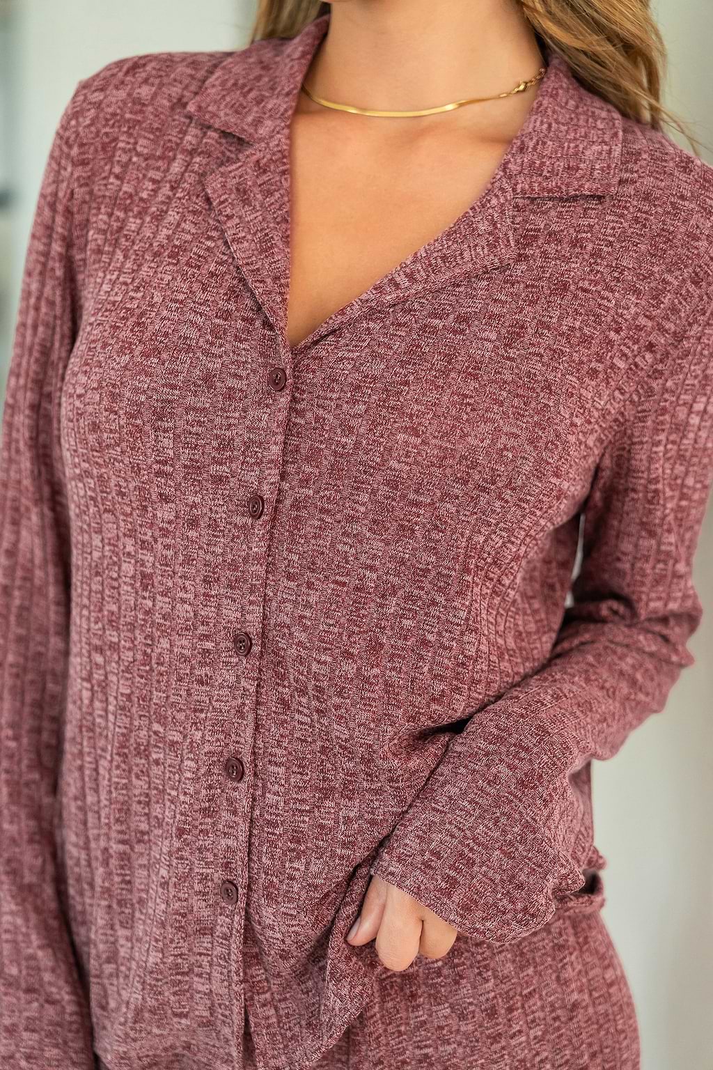 Rotes Pyjama-Set aus Rippenstrick-Oberteil & Hose