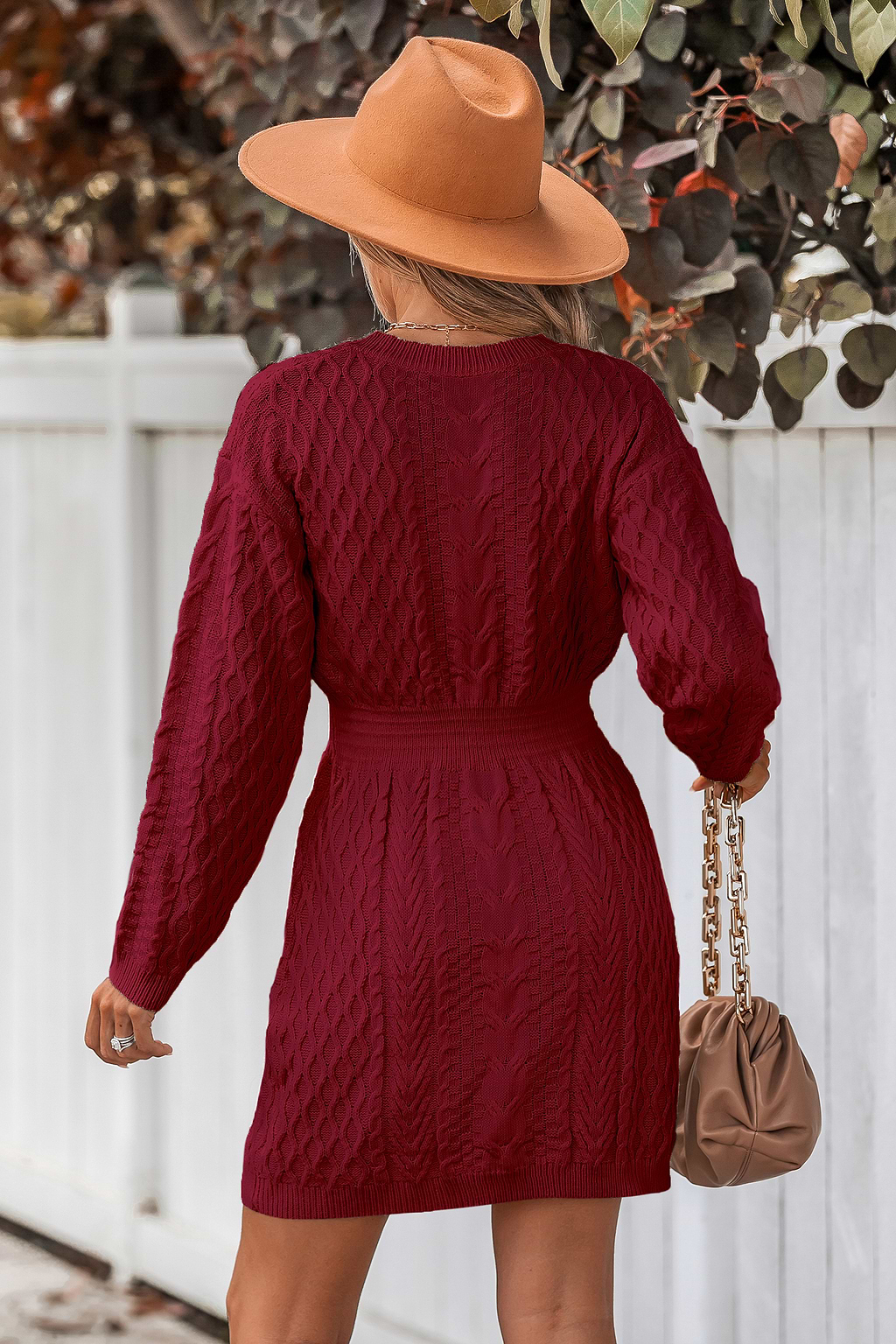 Vestido mini de punto trenzado rojo con mangas largas