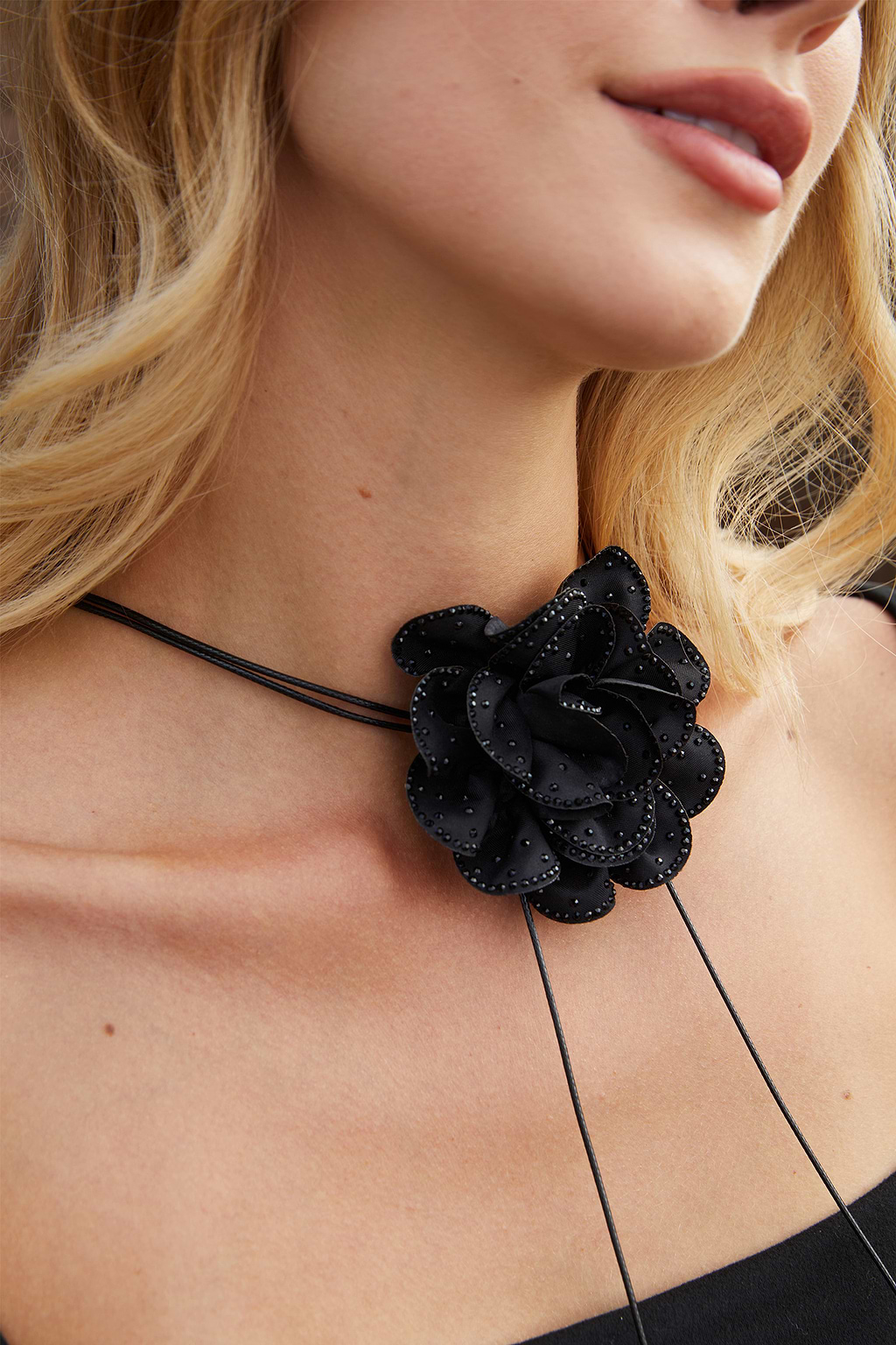 Black Rose Wrap-Around Choker