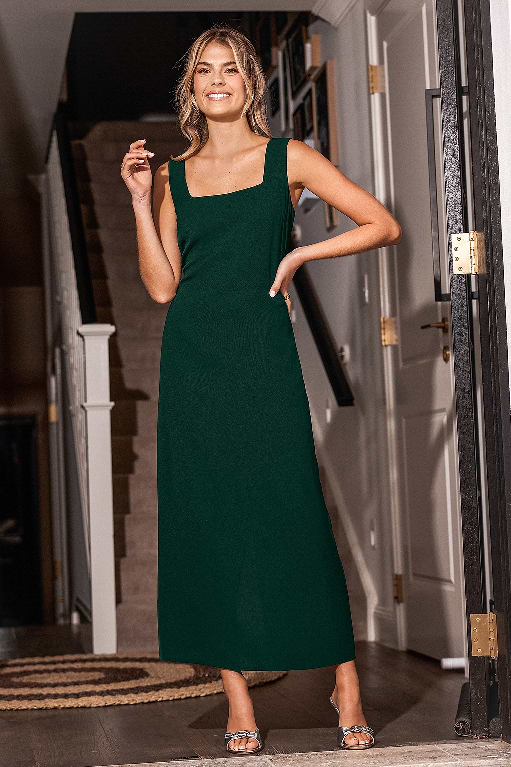 Robe longue à col carré sans manches verte