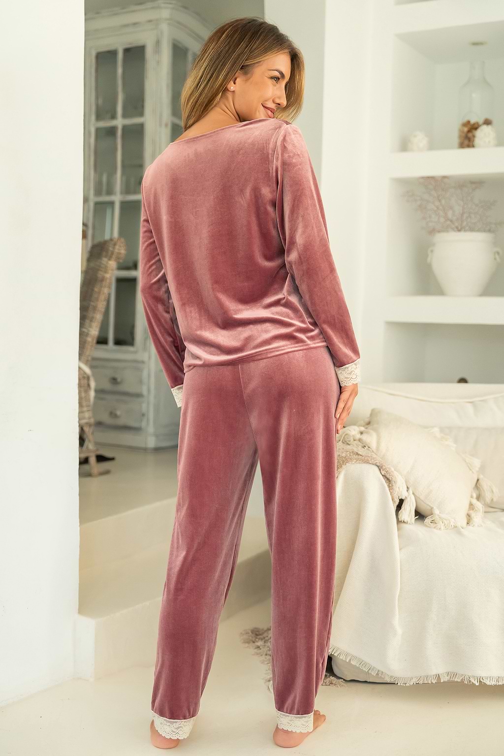 Erdbeerrot Pyjama-Set mit Spitzendetails