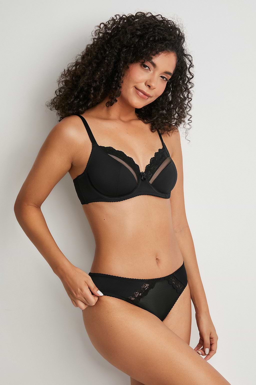 Ensemble de sous-vêtements avec armature noir