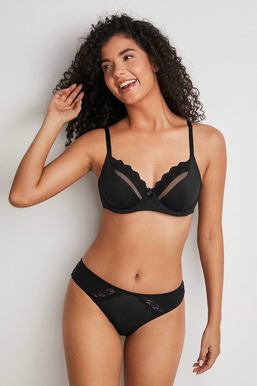 Ensemble de sous-vêtements avec armature noir