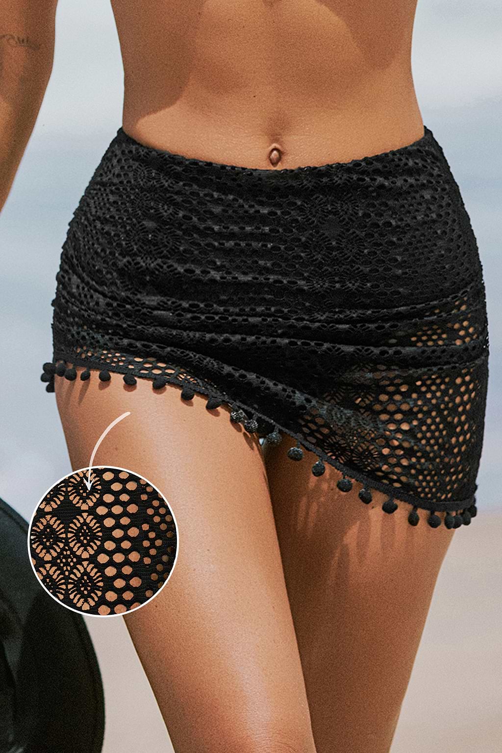 Bas de maillot de bain noir à pompons rétro
