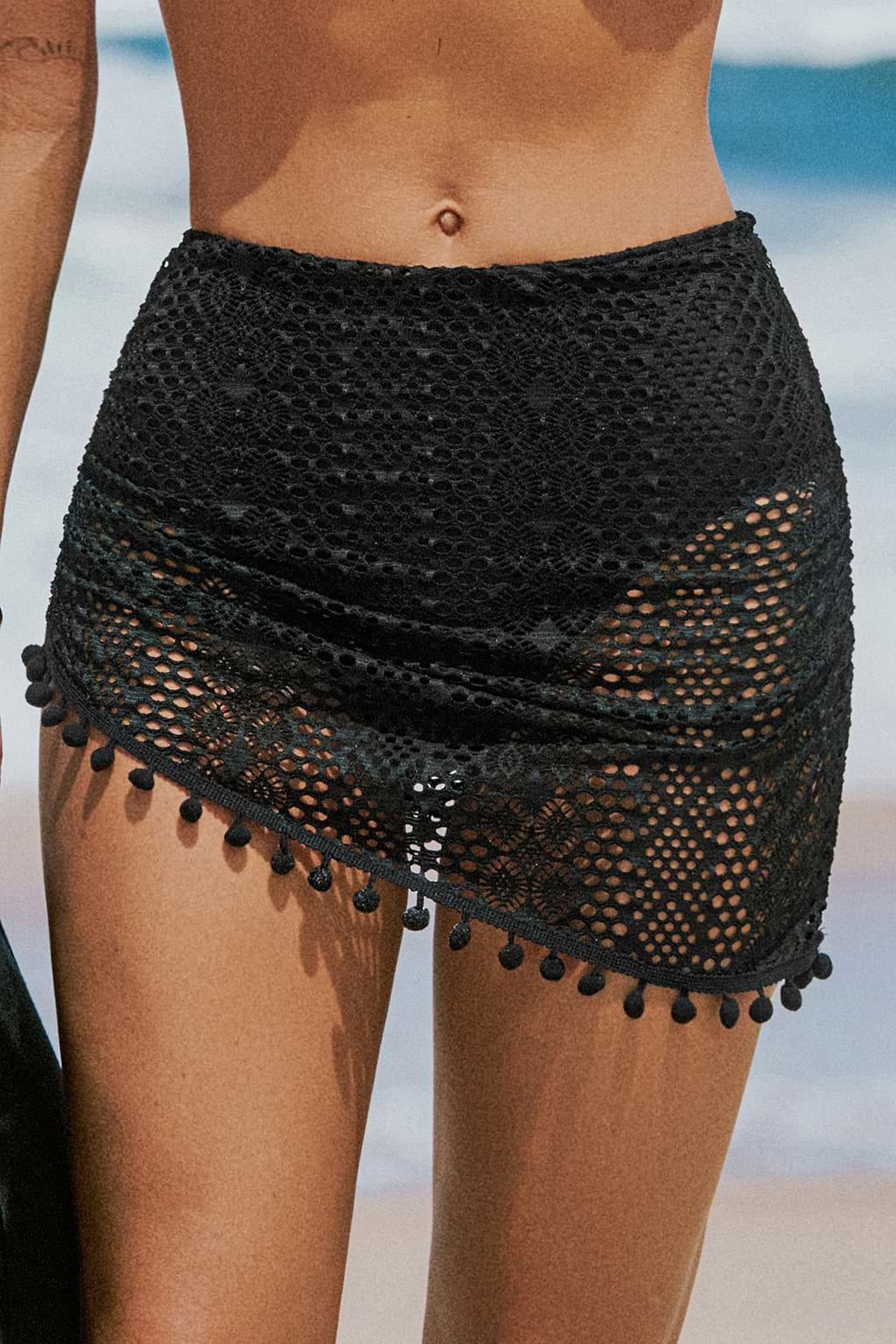 Bas de maillot de bain noir à pompons rétro