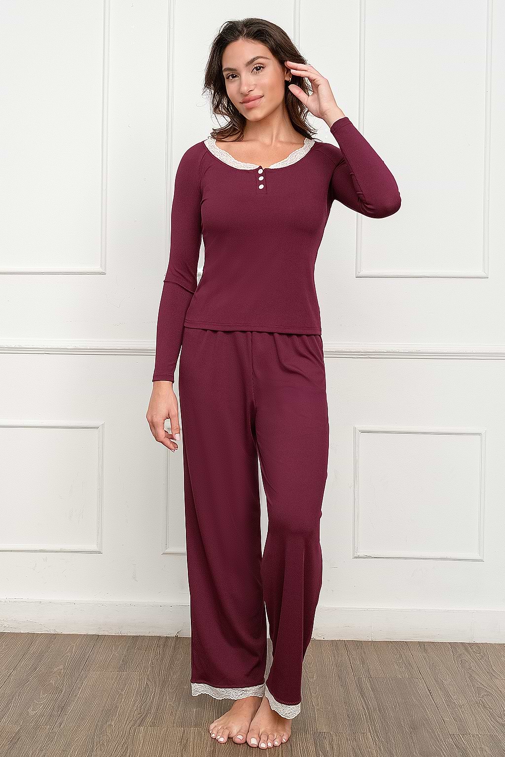 Set pigiama con top e pantaloni a maniche lunghe rossi