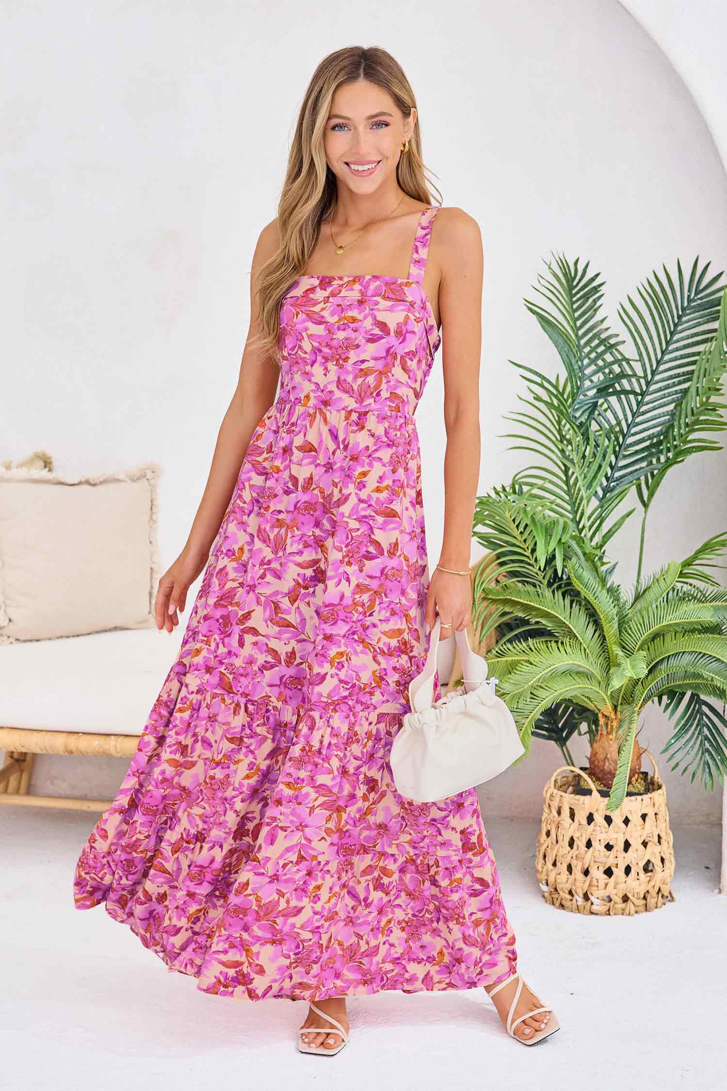 Vestido largo sin mangas con escote cuadrado y estampado floral