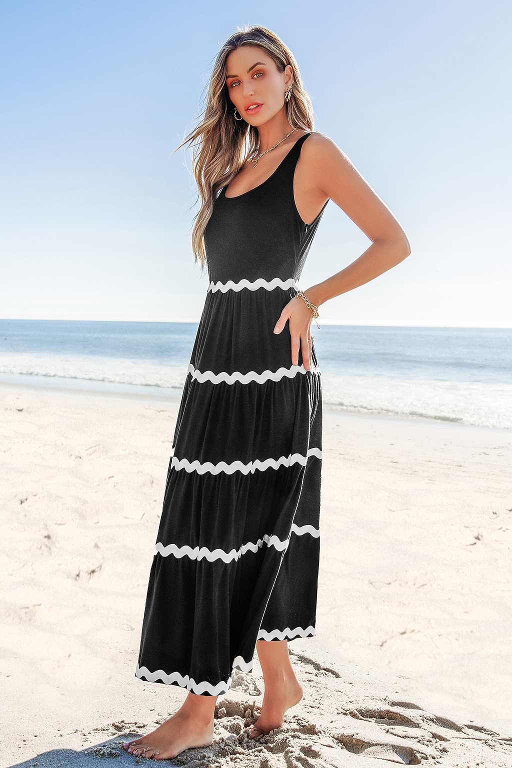 Black Scalloped Sleeveless Maxi Dress