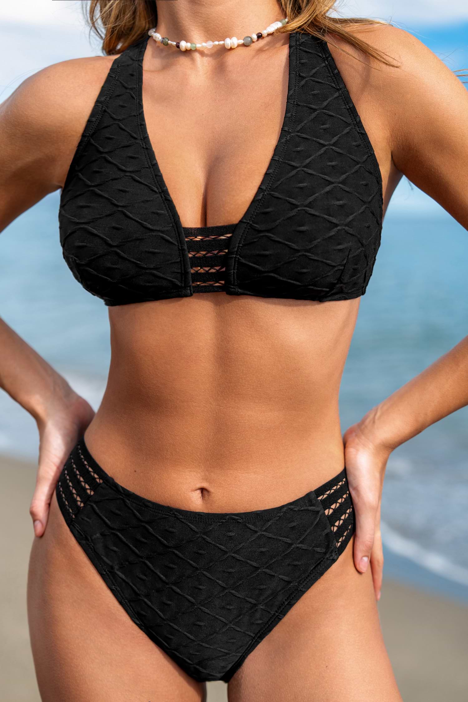 【関税送料込】CUPSHE Textured Black Scoop Neck 水着 Textured Black Scoop Neck Bikini Top & High-Waisted Bottoms Set