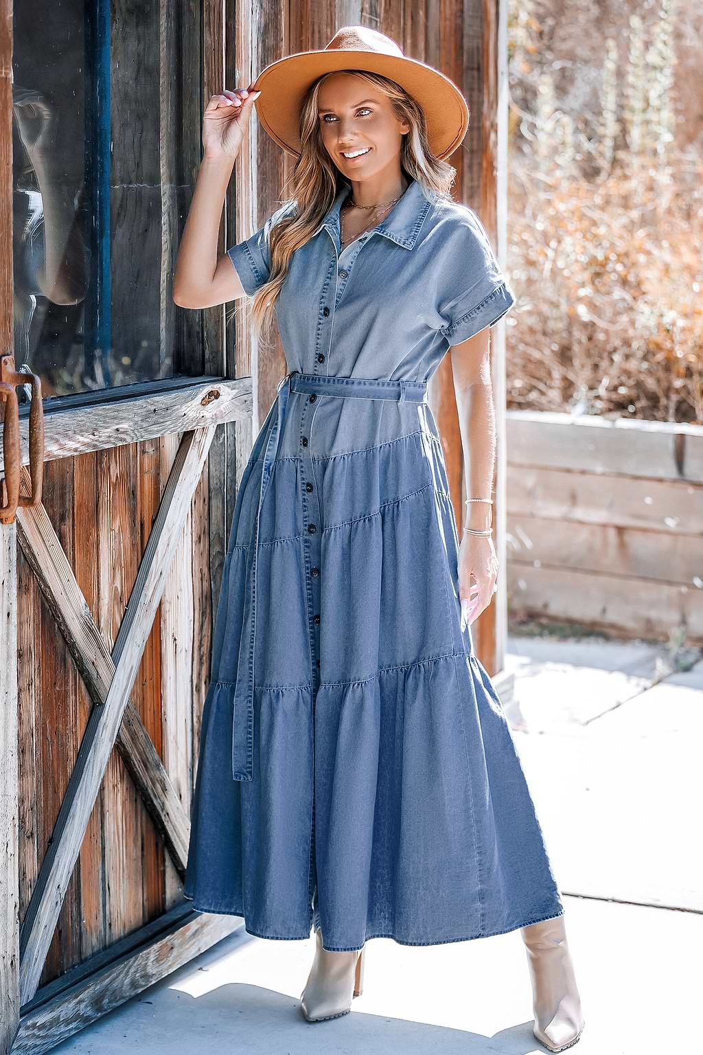 Vestido camisero largo con botones delanteros y cuello azul