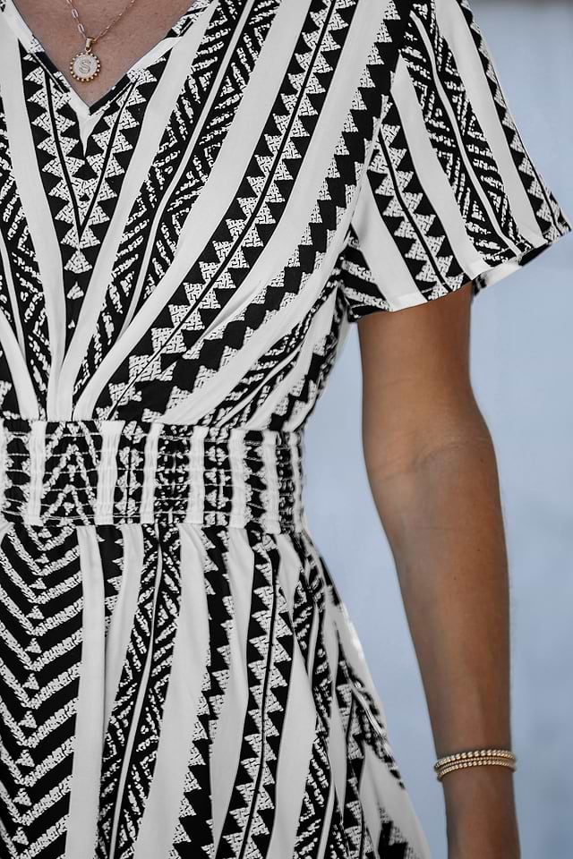 Black & White Geo Short Sleeve Midi Dress | Effortlessly Flattering | Cupshe