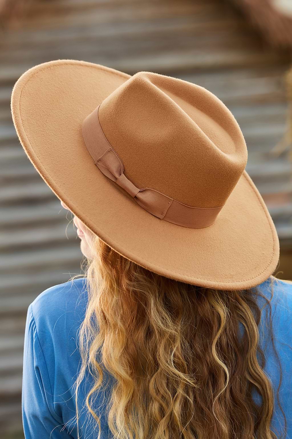 Sonnenhut mit stilvollem Band